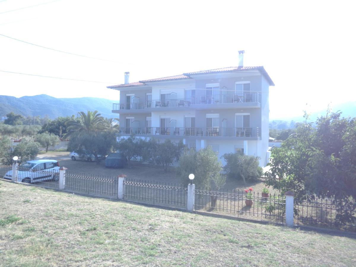 Vergina Pension サルティ エクステリア 写真